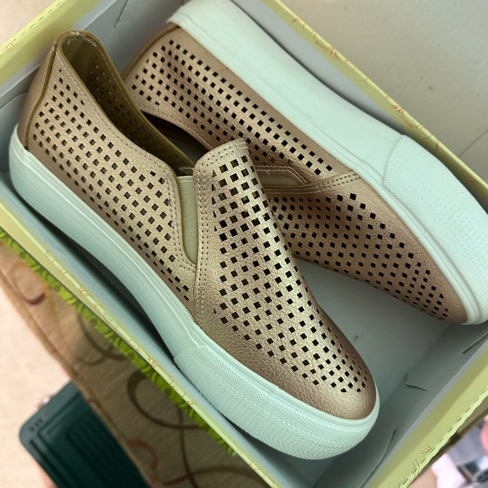 Platform Shoe - Picture 4 of 5